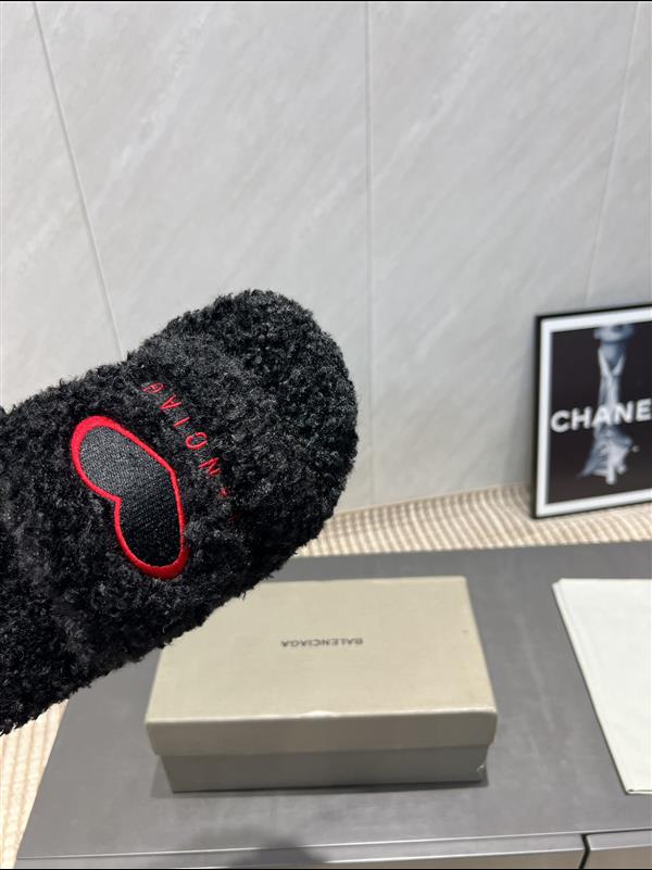 2025112818448847 210